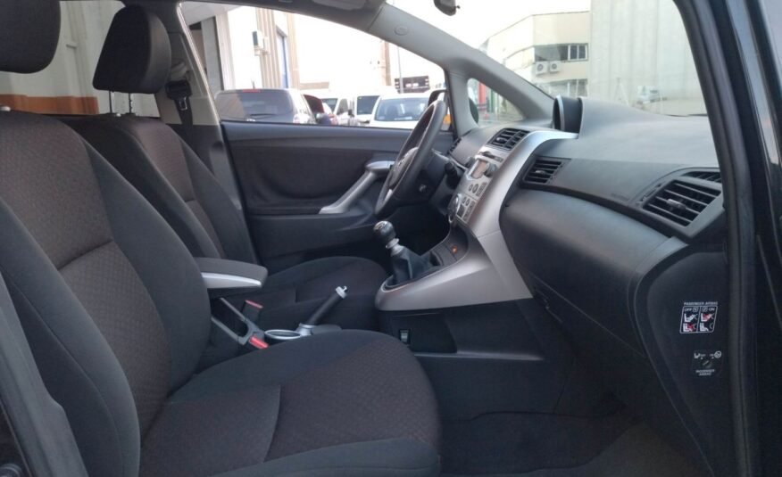 TOYOTA Verso 2.0 D4D ACTIVE 7 PL.