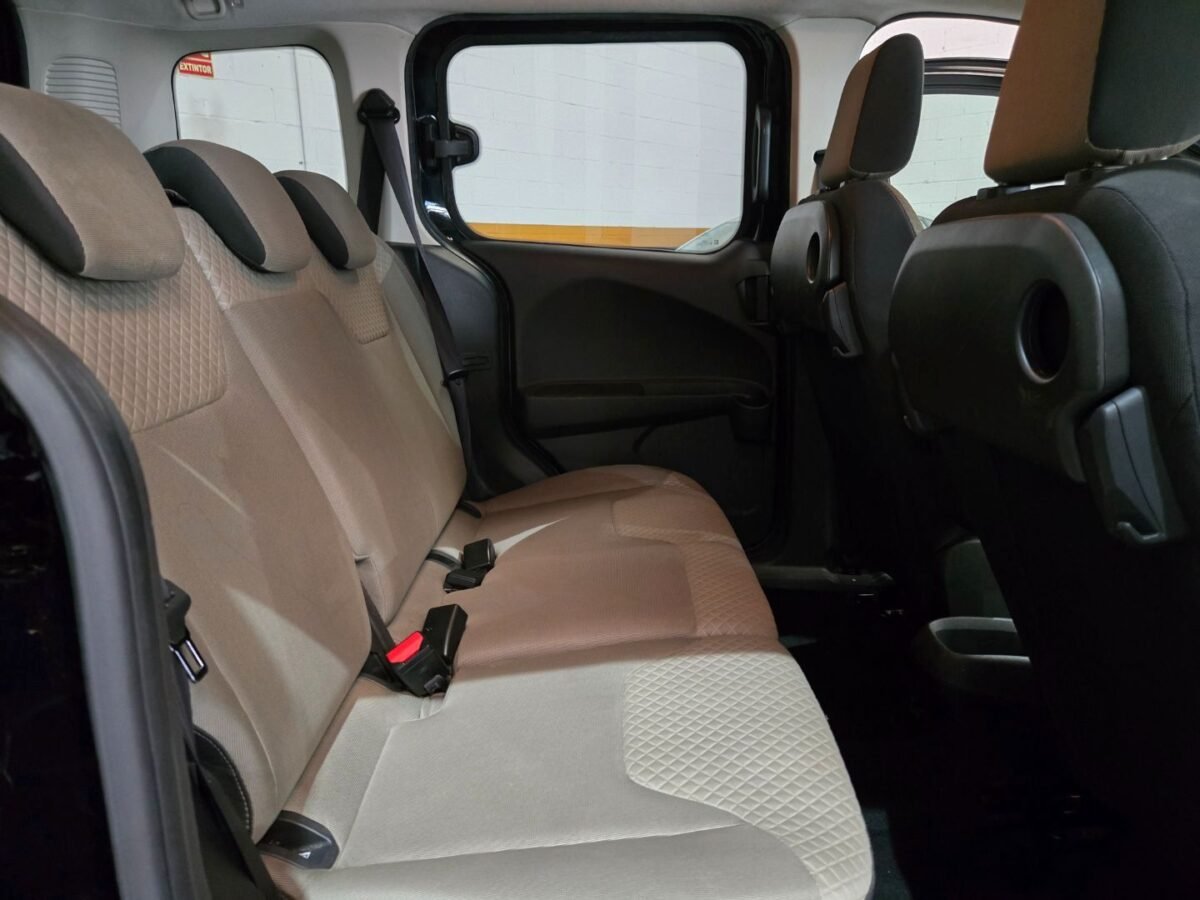 FORD TOURNEO COURIER 1.0 TITANIUM