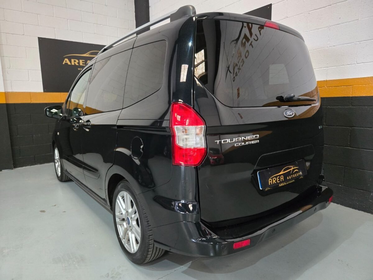 FORD TOURNEO COURIER 1.0 TITANIUM