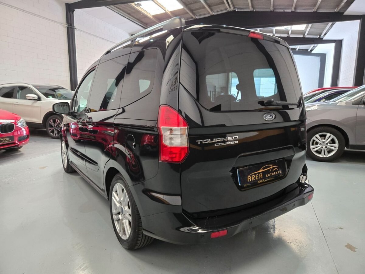 FORD TOURNEO COURIER 1.0 TITANIUM