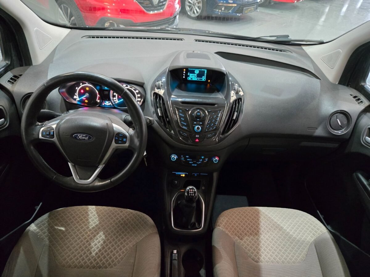 FORD TOURNEO COURIER 1.0 TITANIUM