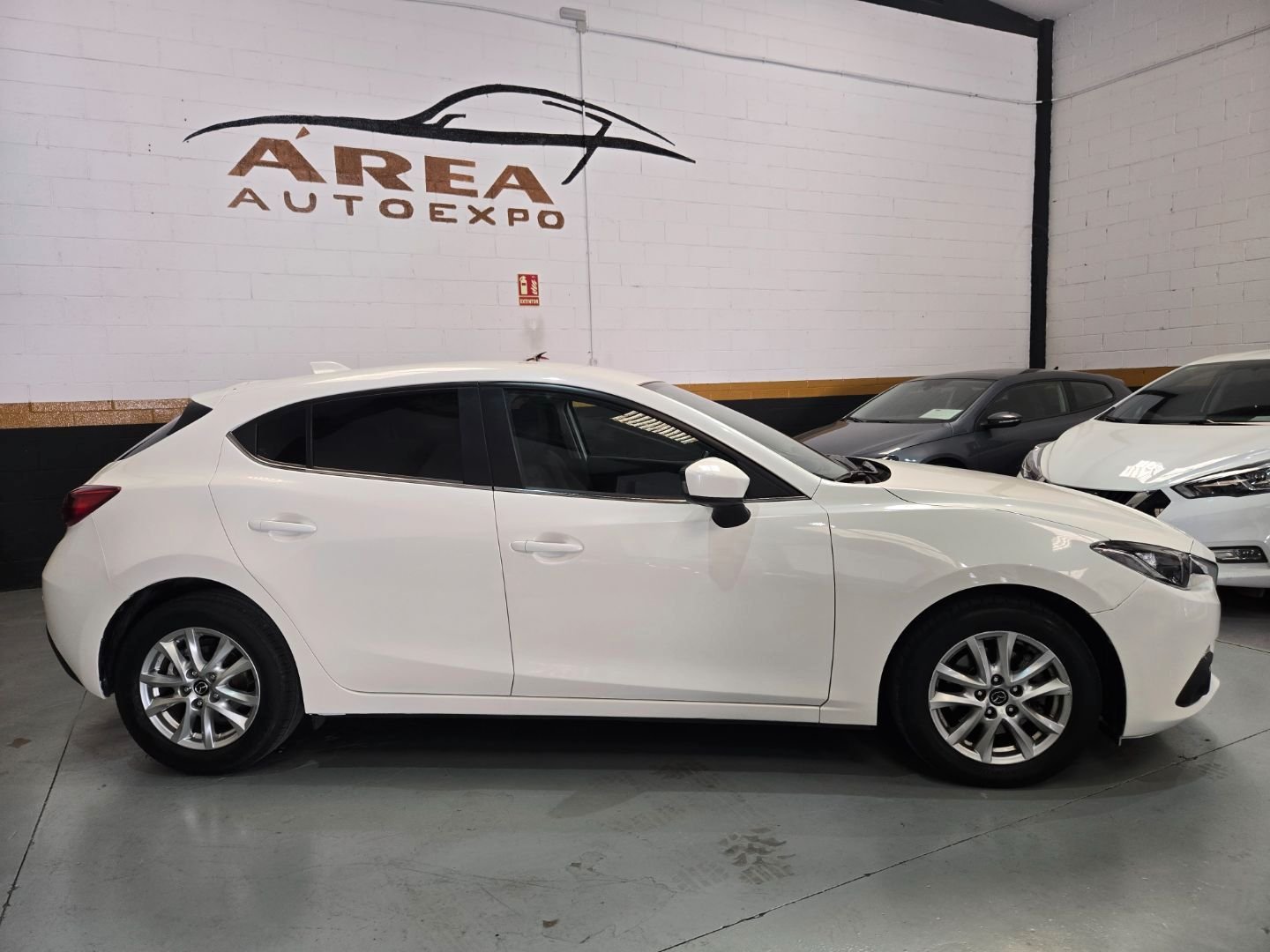 MAZDA MAZDA 3 2.2D LUXURY