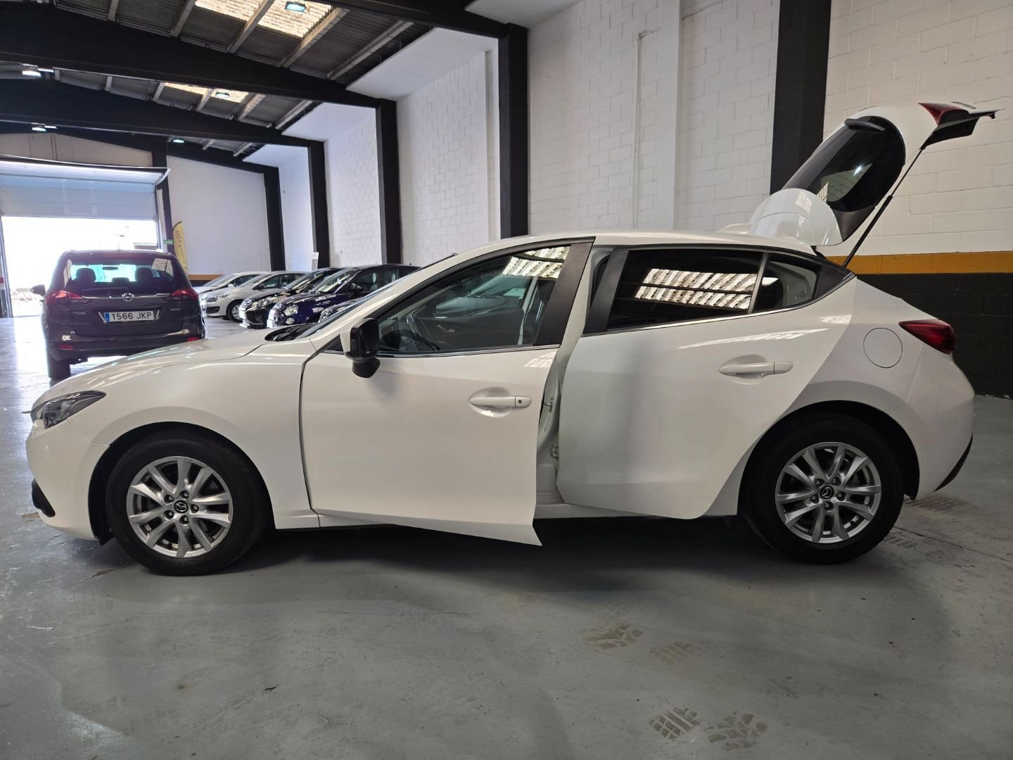 MAZDA MAZDA 3 2.2D LUXURY