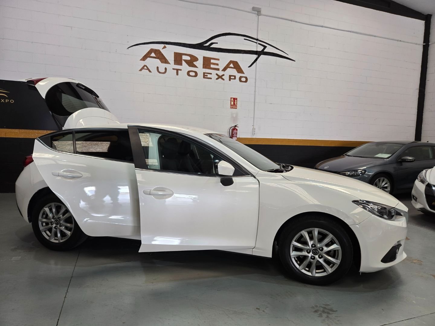 MAZDA MAZDA 3 2.2D LUXURY