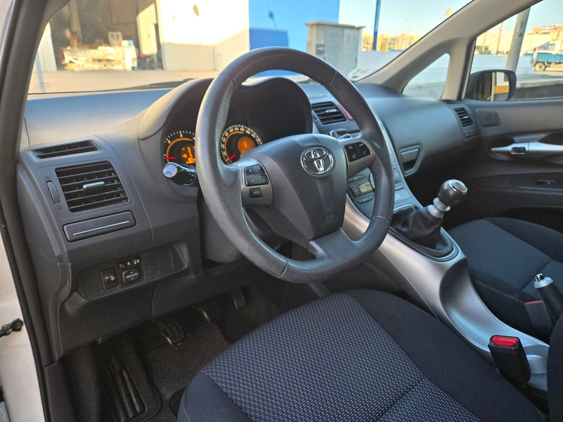 TOYOTA AURIS 1.4 D4d ACTIVE