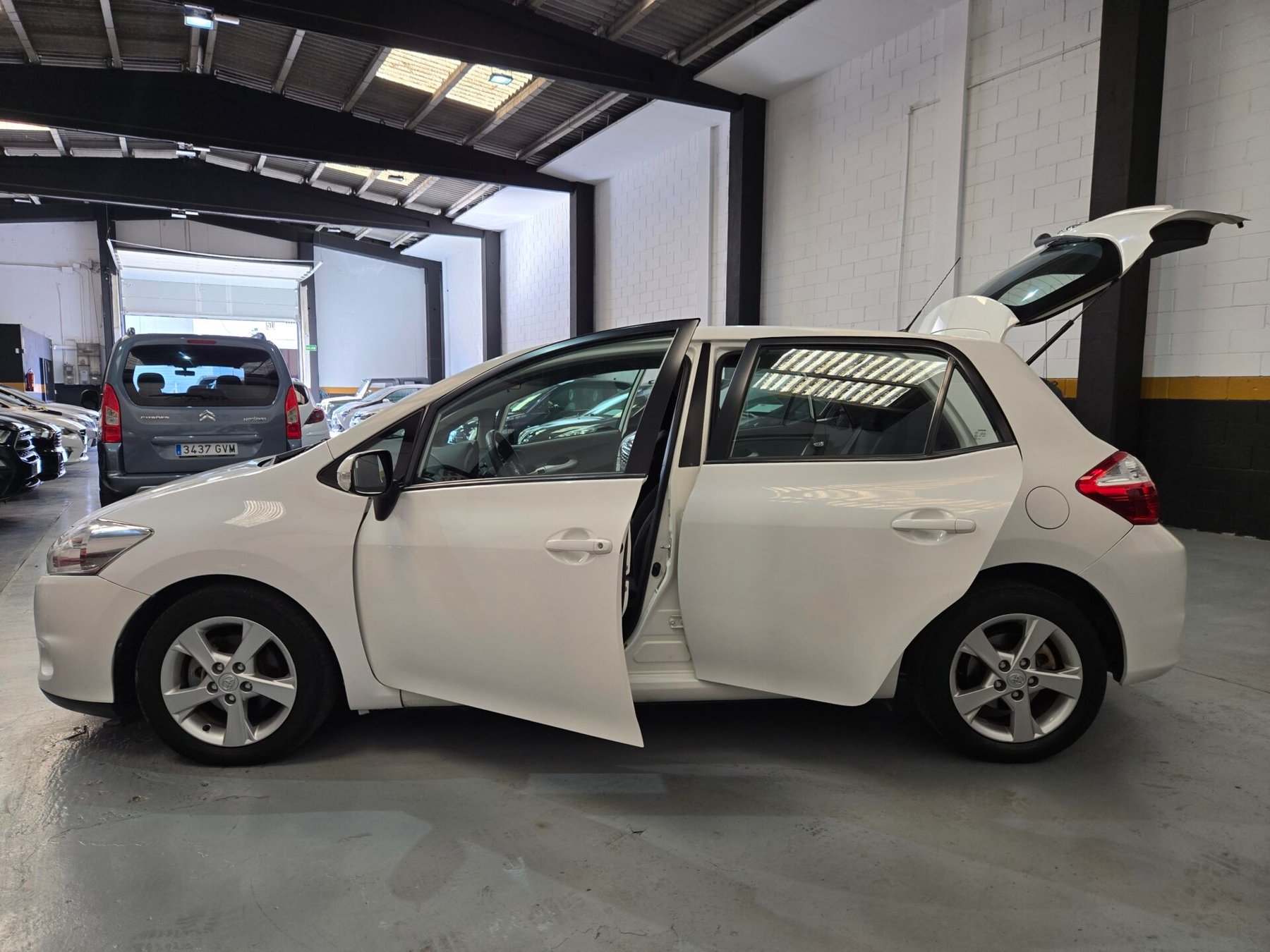 TOYOTA AURIS 1.4 D4d ACTIVE