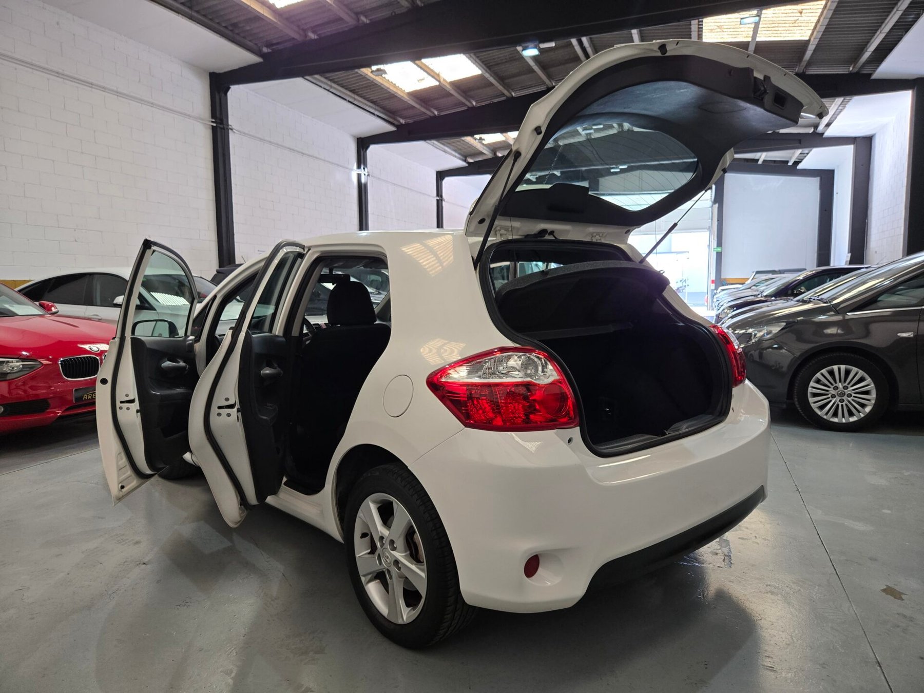 TOYOTA AURIS 1.4 D4d ACTIVE