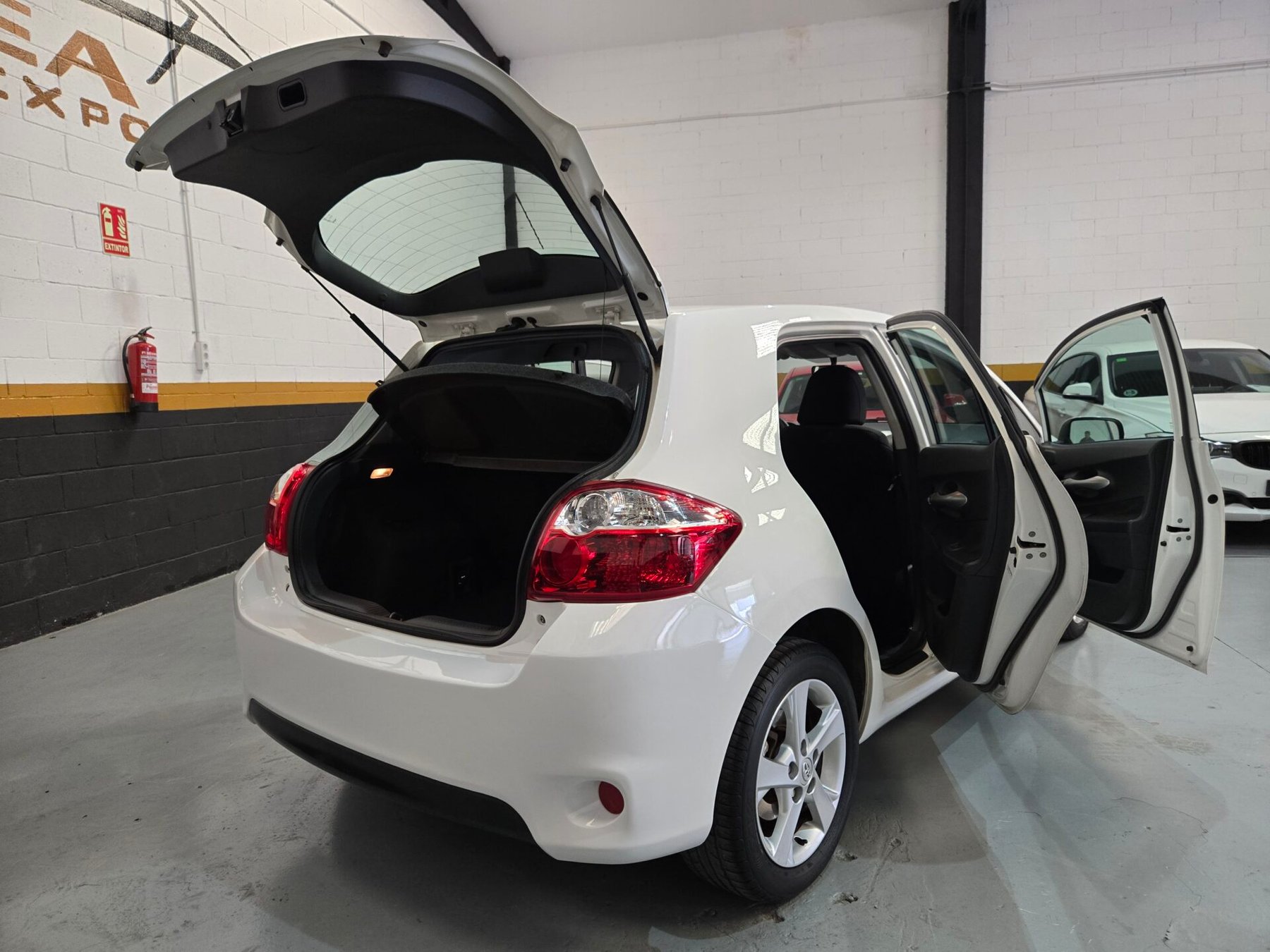 TOYOTA AURIS 1.4 D4d ACTIVE