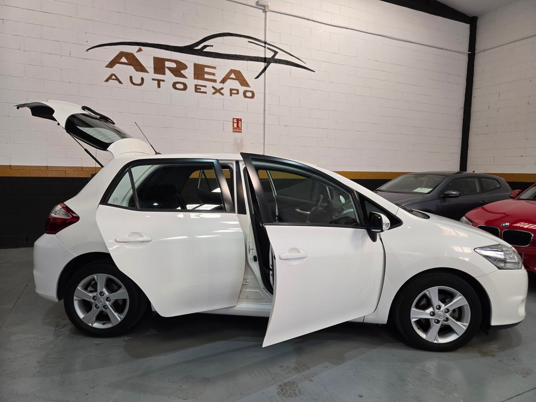 TOYOTA AURIS 1.4 D4d ACTIVE