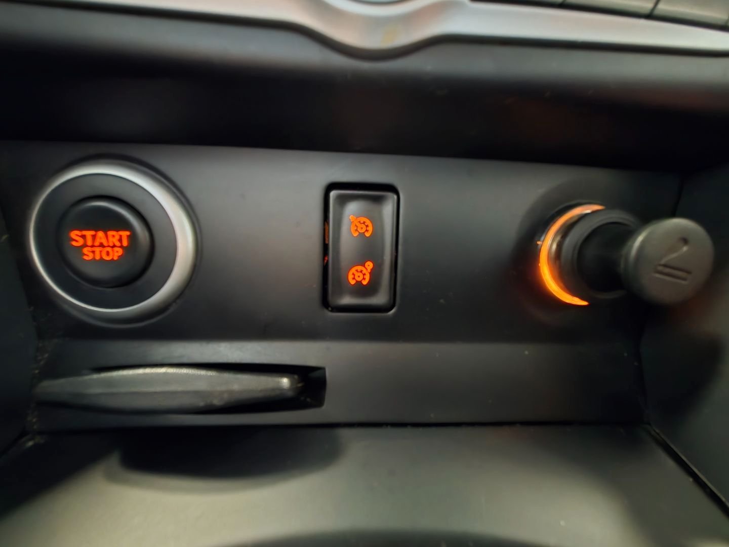 RENAULT KOLEOS 2.0 DCI EXPRESSION