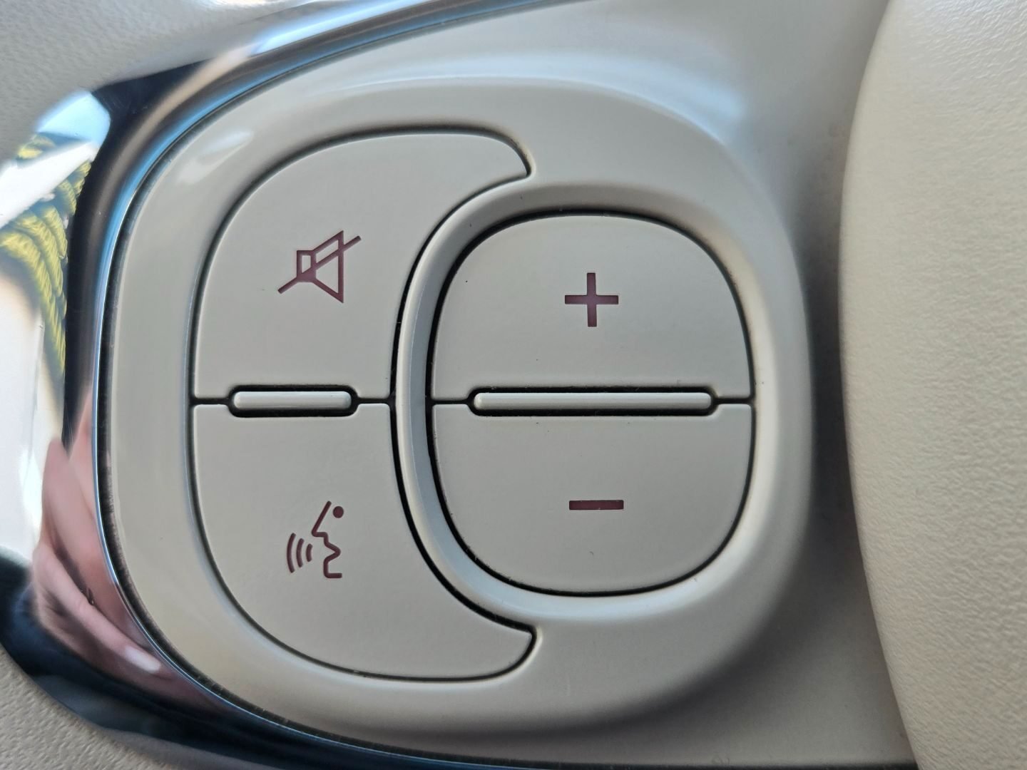 FIAT 500 1.0 DOLCEVITA HYBRID