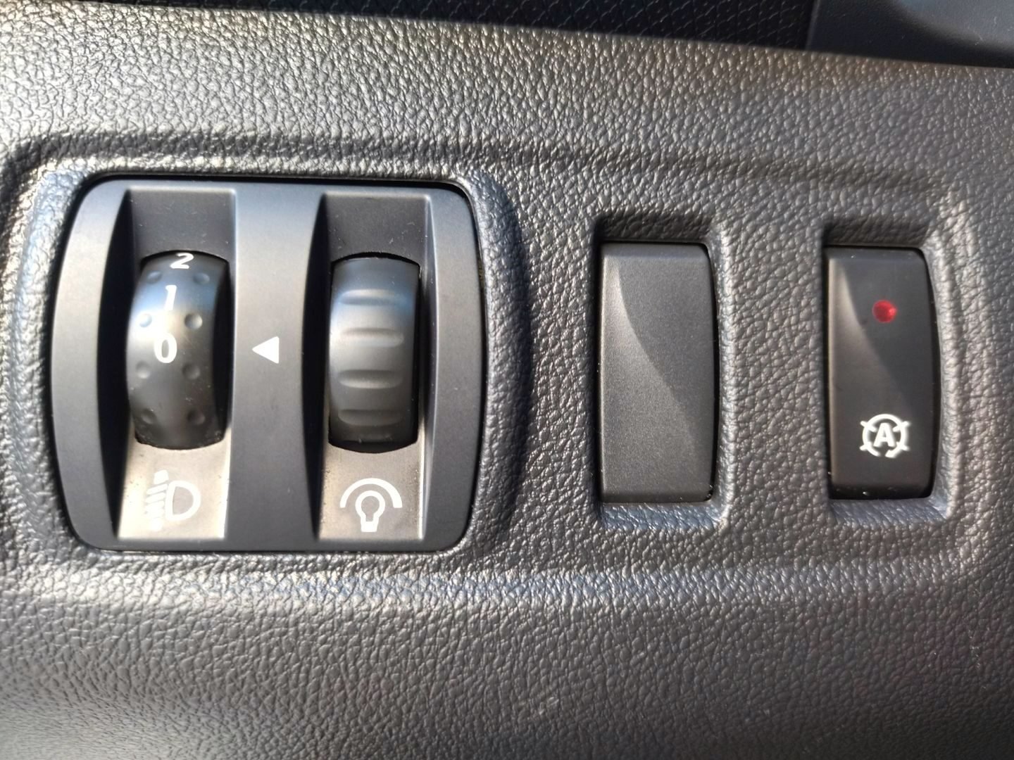 RENAULT CLIO 0.9 TCE LIMITED ENERGY