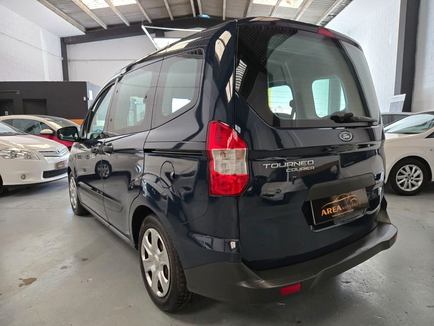 FORD TOURNEO COURIER 1.0 ECOBOOST AMBIENTE