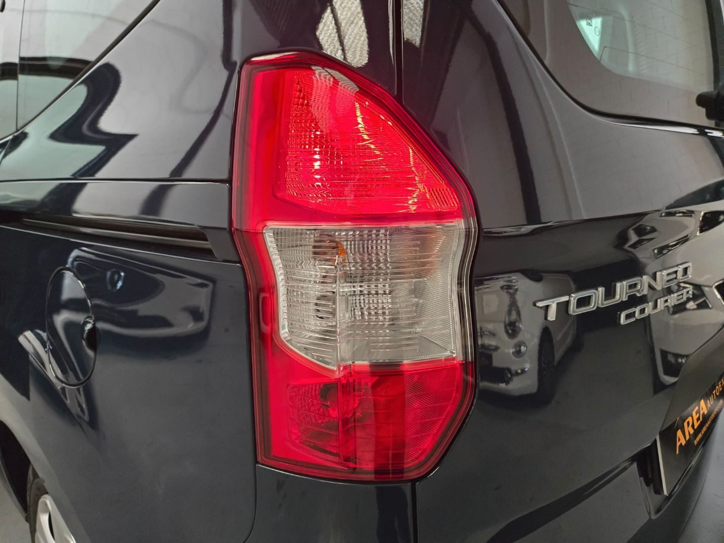 FORD TOURNEO COURIER 1.0 ECOBOOST AMBIENTE