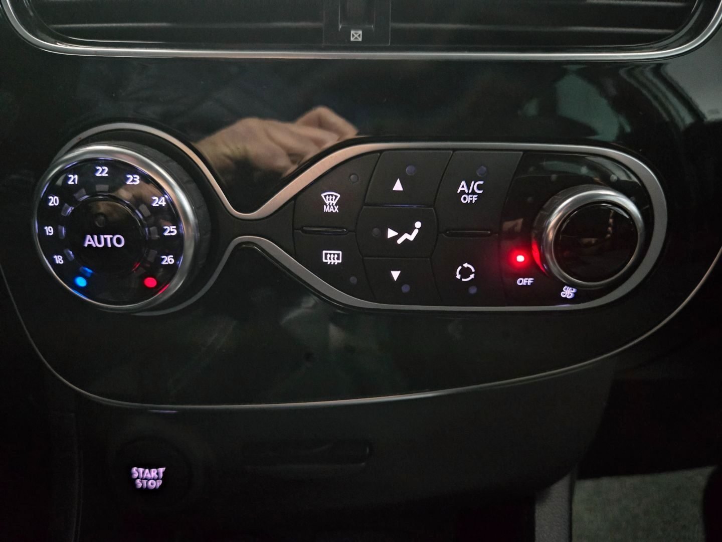 RENAULT CLIO 0.9 TCE LIMITED ENERGY