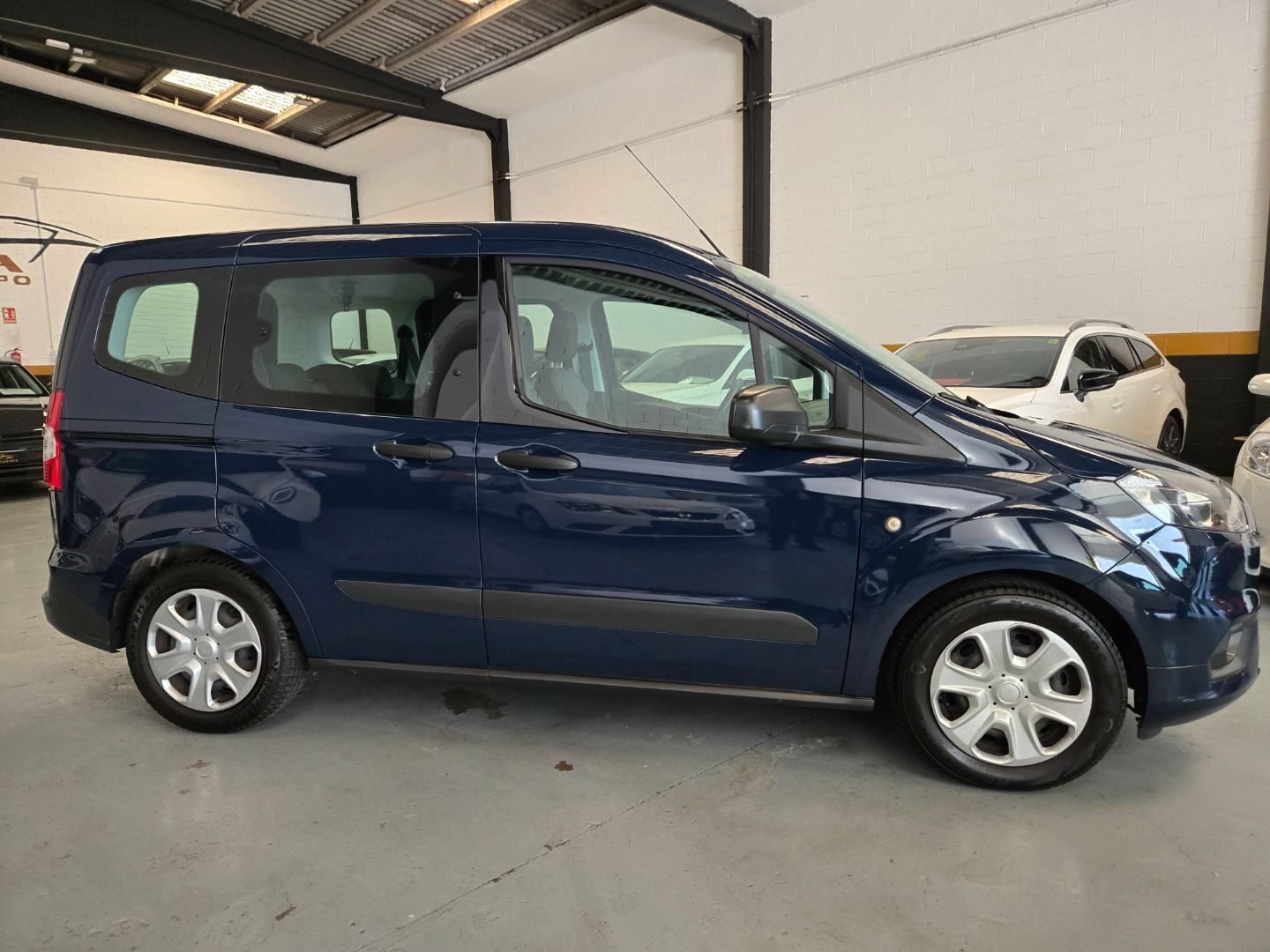 FORD TOURNEO COURIER 1.0 ECOBOOST AMBIENTE