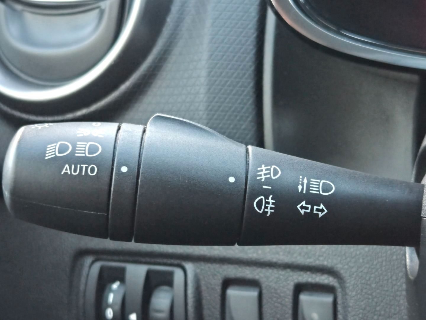 RENAULT CLIO 0.9 TCE LIMITED ENERGY