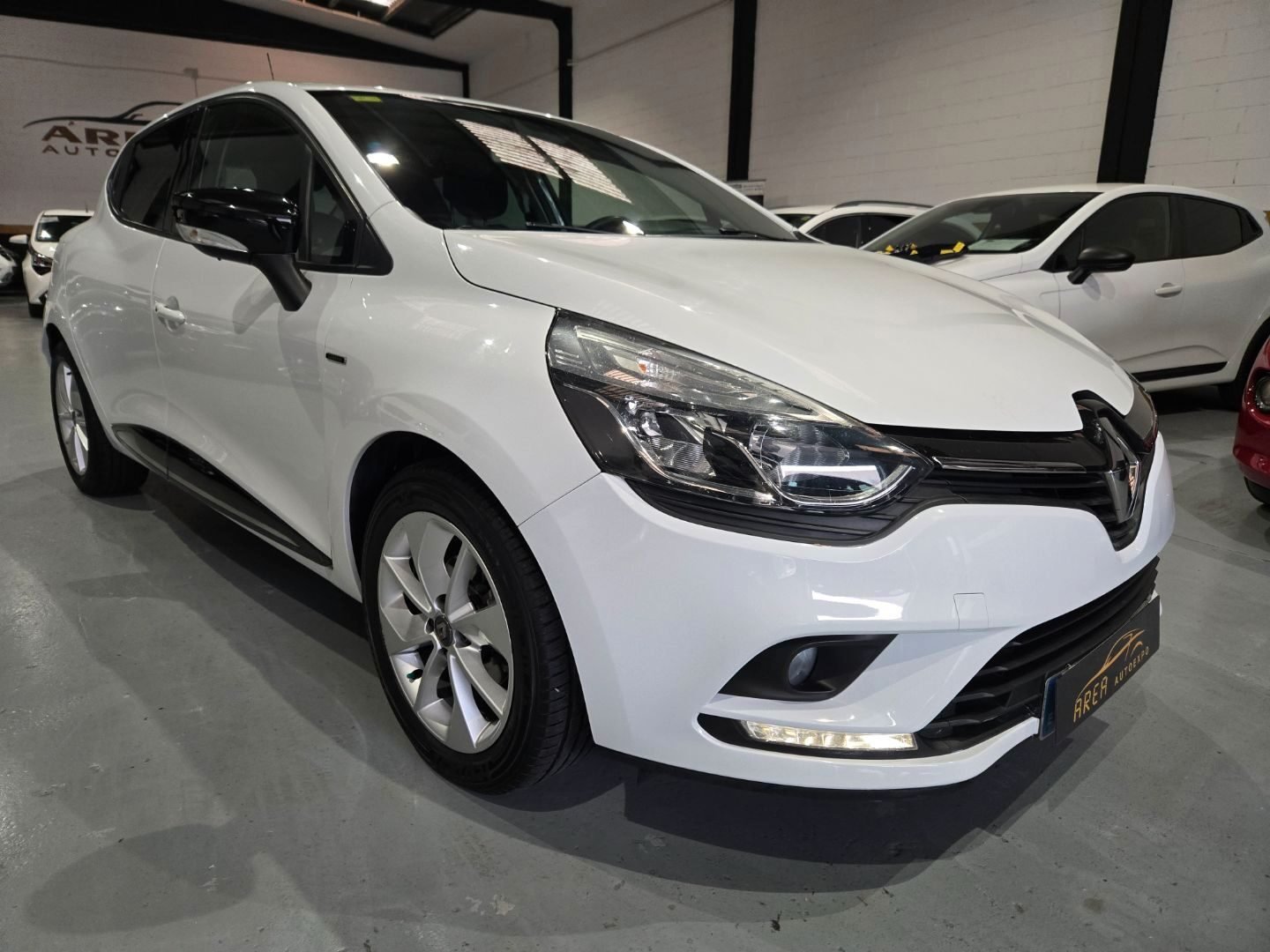 RENAULT CLIO 0.9 TCE LIMITED ENERGY