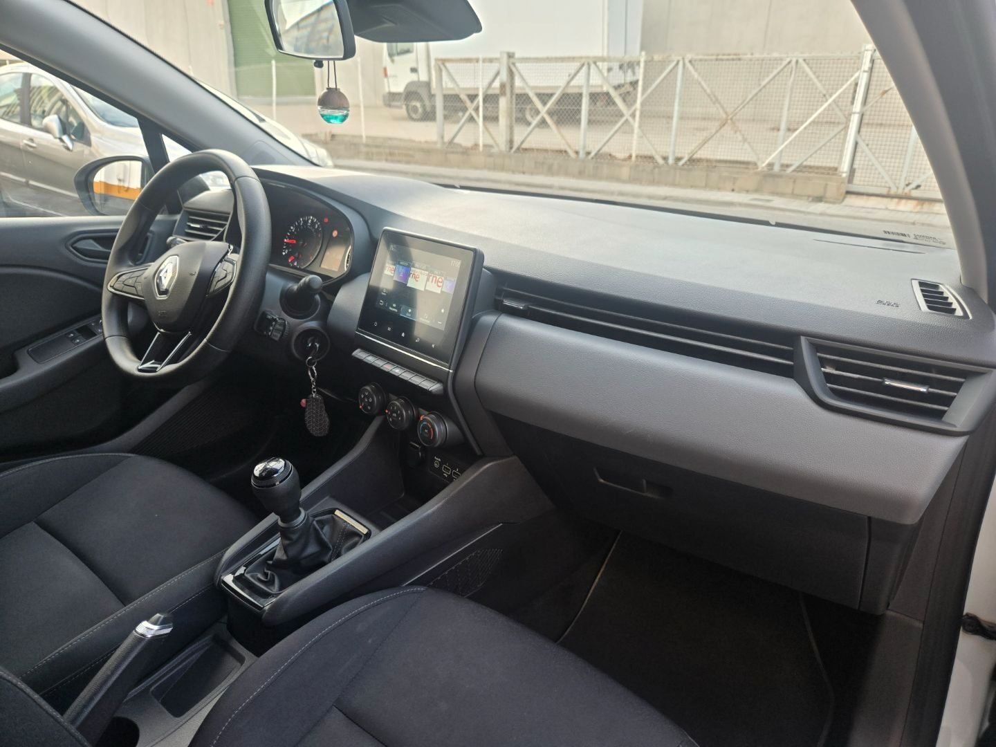 RENAULT CLIO 1.0 LIFE SCE