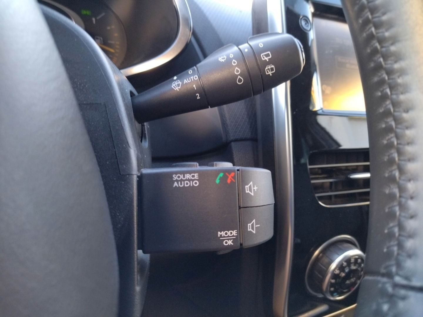 RENAULT CLIO 0.9 TCE LIMITED ENERGY