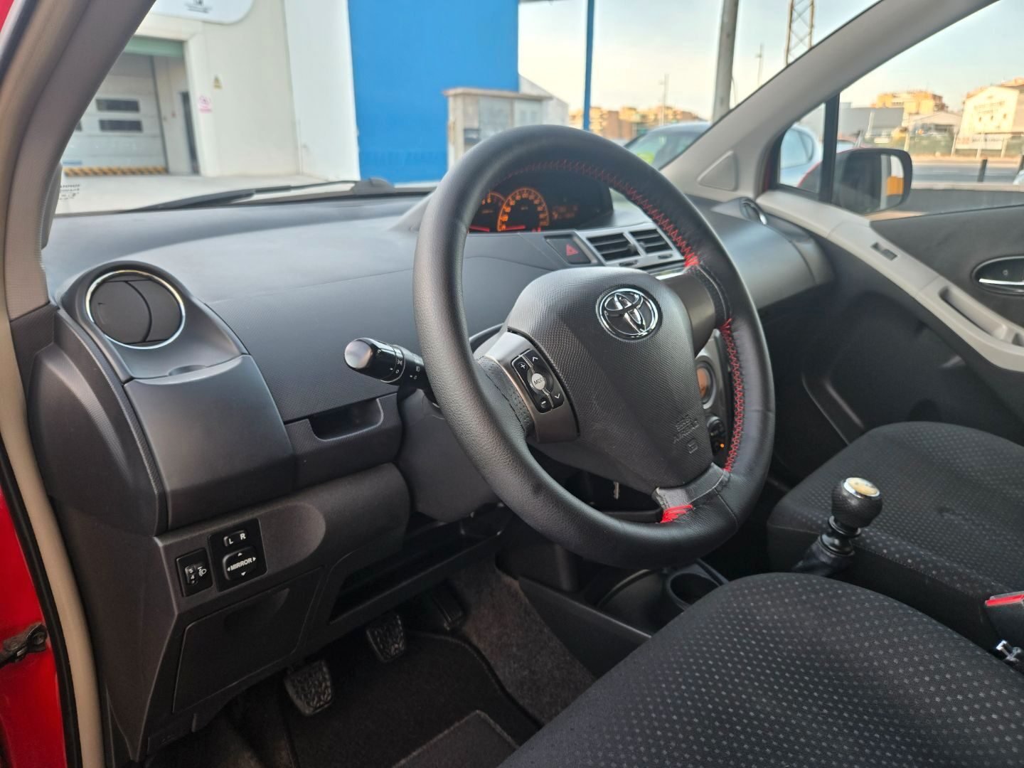 TOYOTA YARIS 1.3 CONNECT
