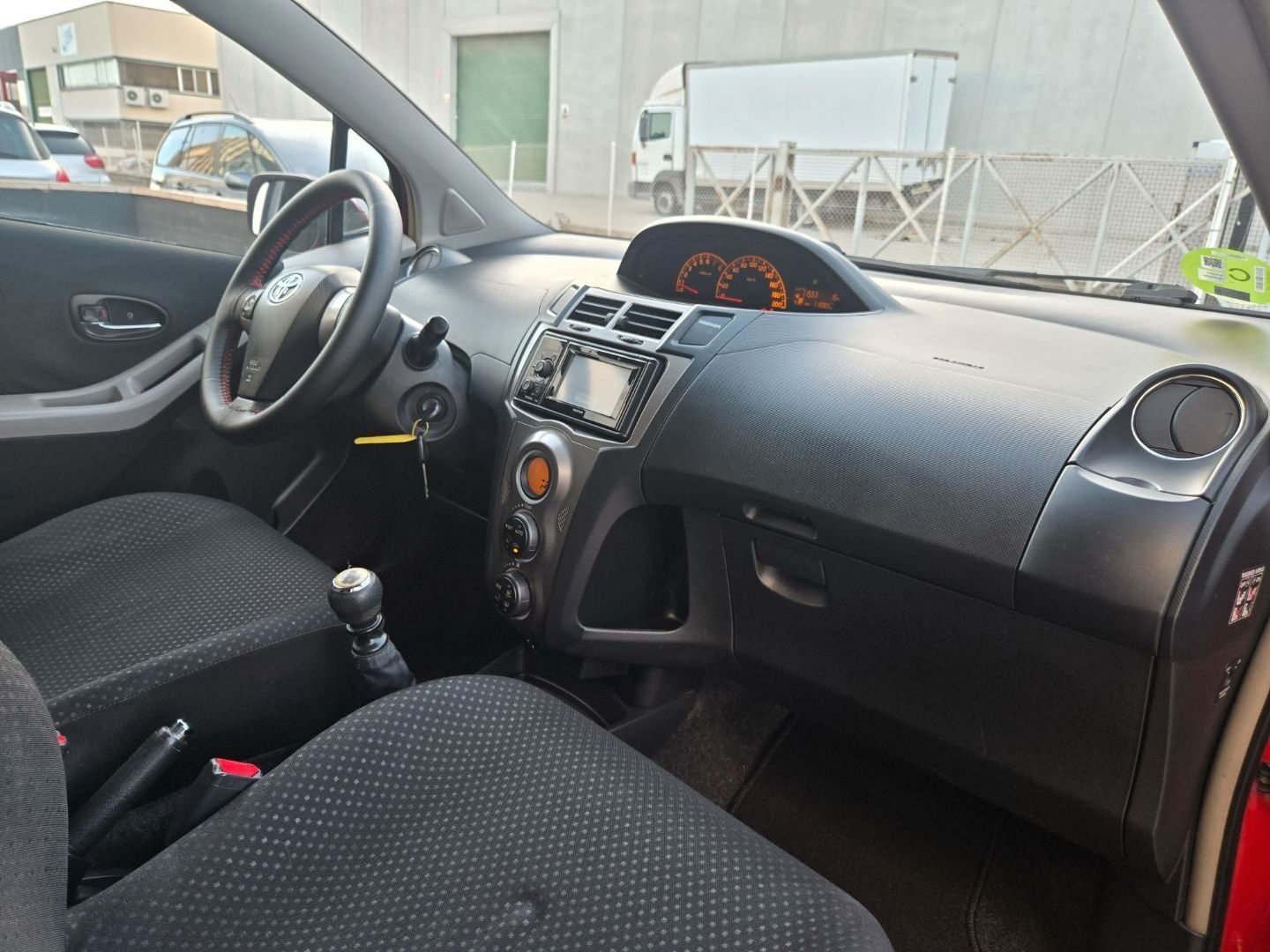 TOYOTA YARIS 1.3 CONNECT