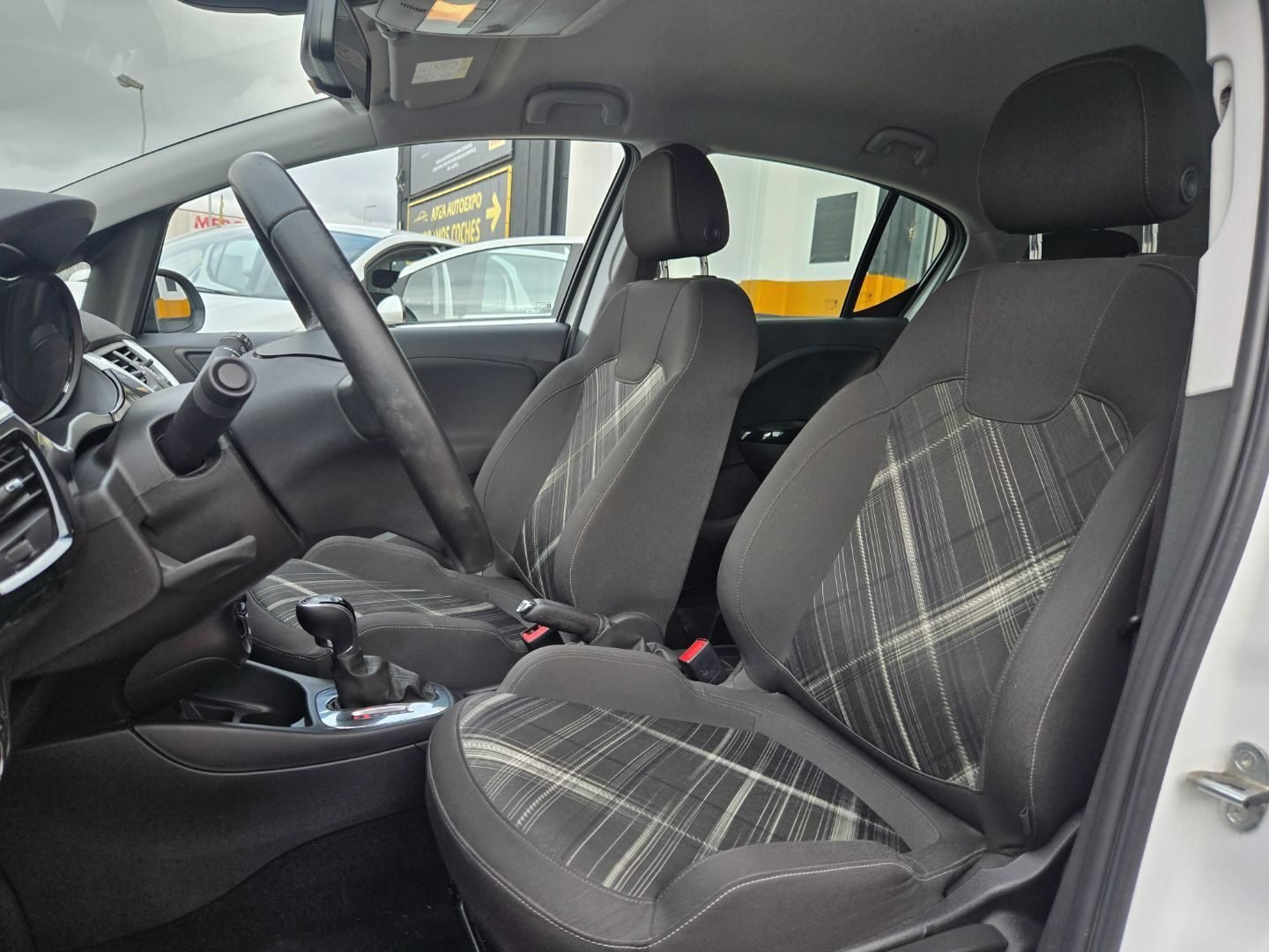 OPEL CORSA 1.4 COLOR EDITION