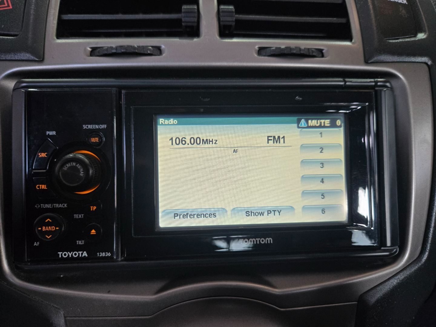 TOYOTA YARIS 1.3 CONNECT