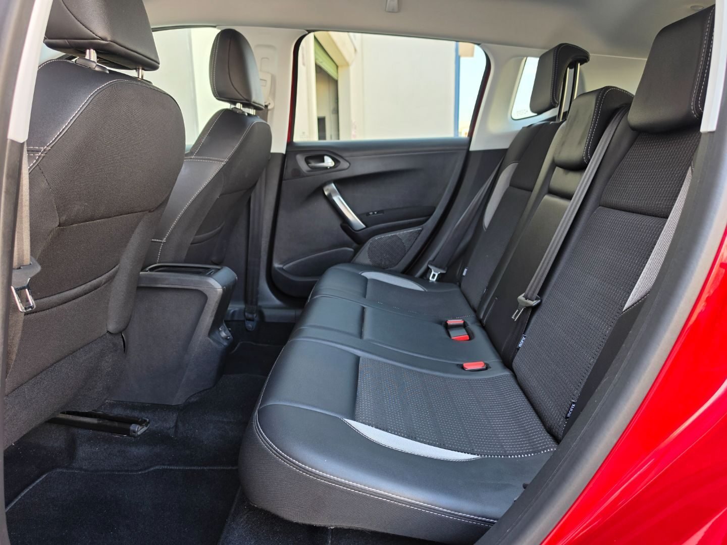 PEUGEOT 2008 1.5 HDI ALLURE