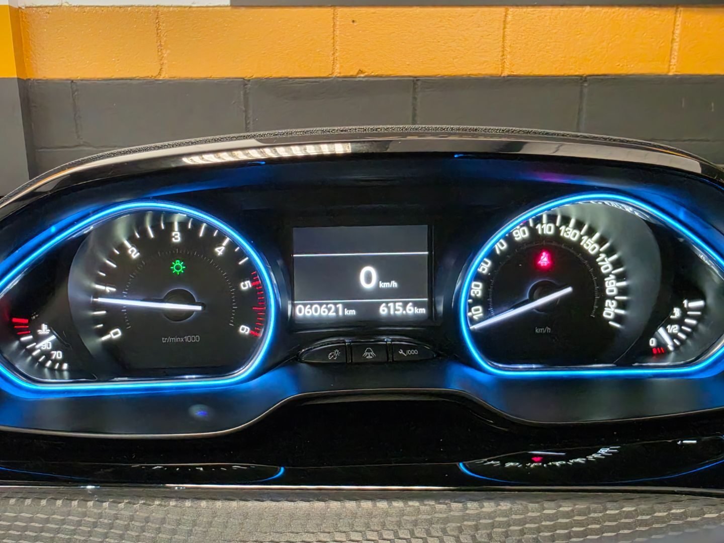 PEUGEOT 2008 1.5 HDI ALLURE