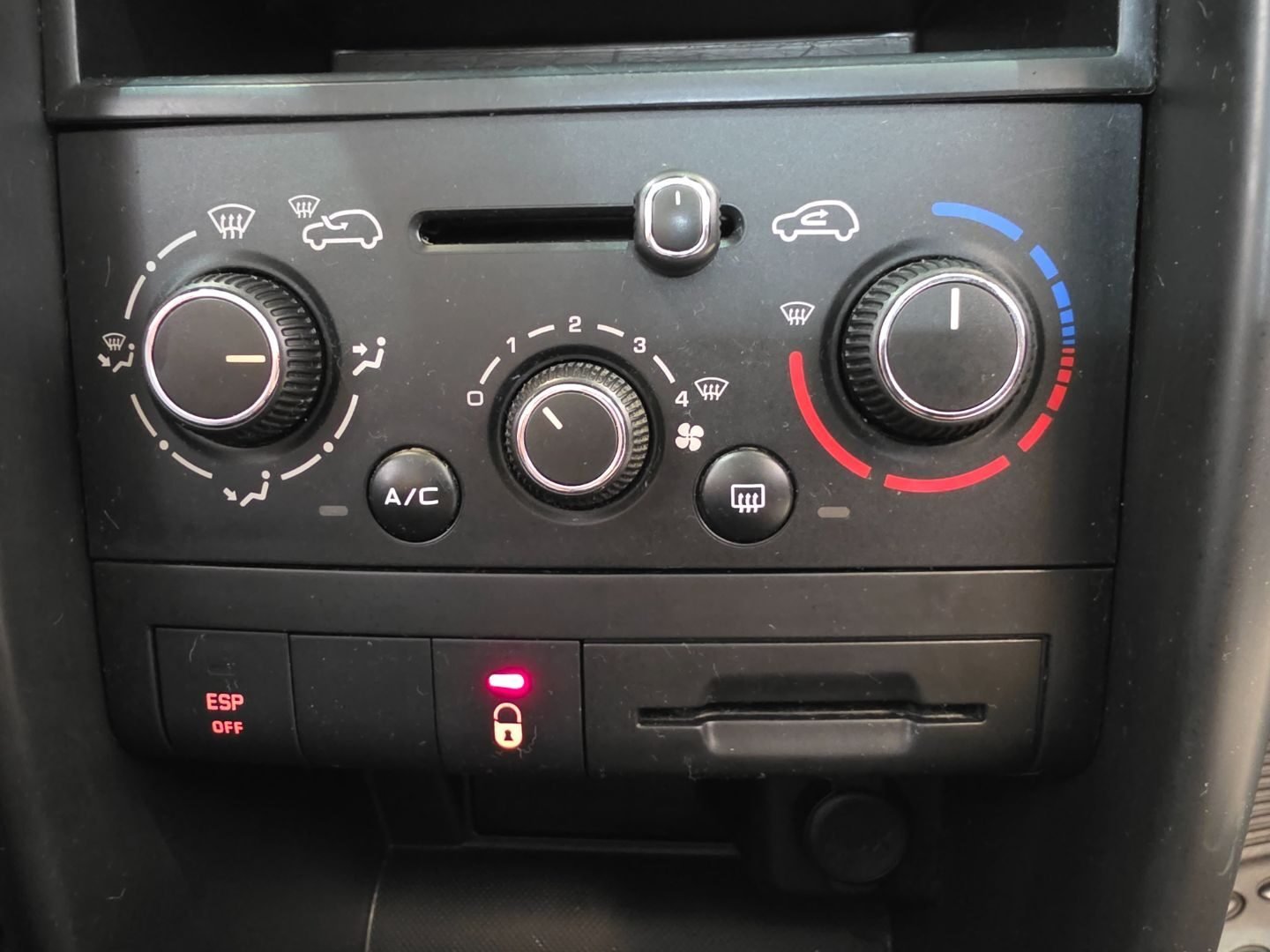 PEUGEOT 207 1.4 COMFORT