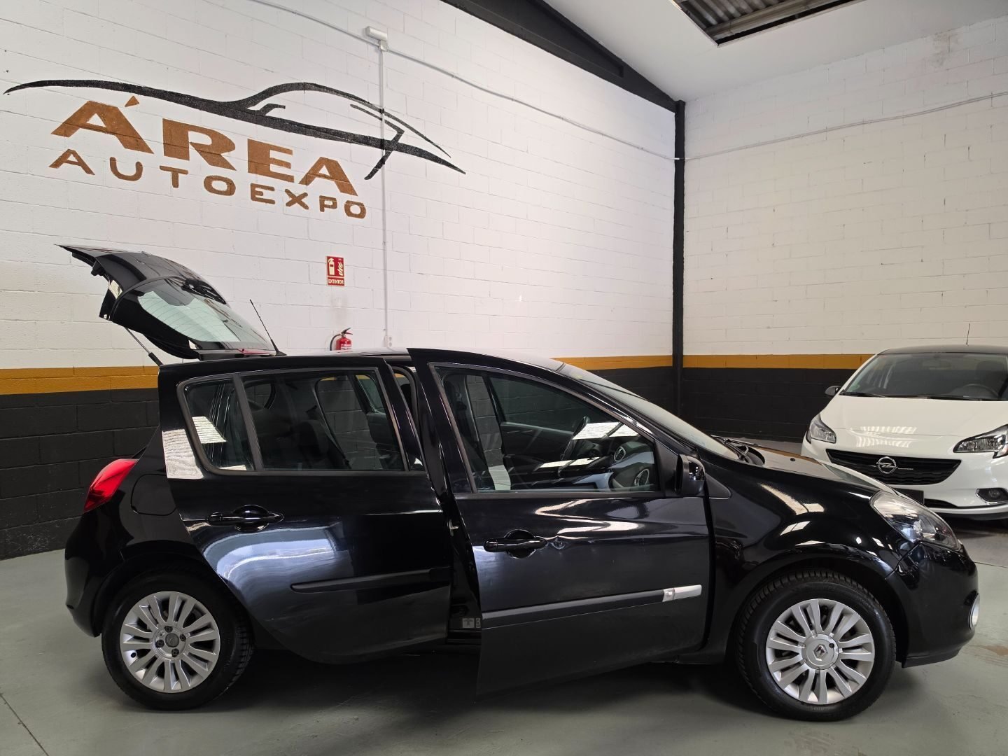 RENAULT CLIO 1.2 BUSINESS