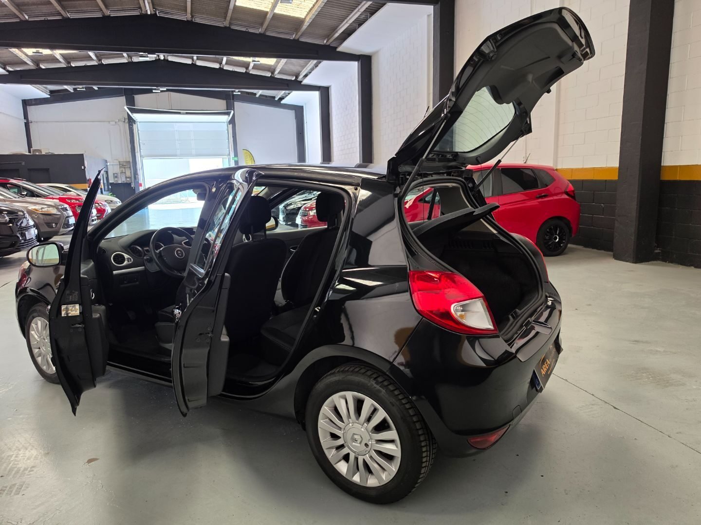 RENAULT CLIO 1.2 BUSINESS