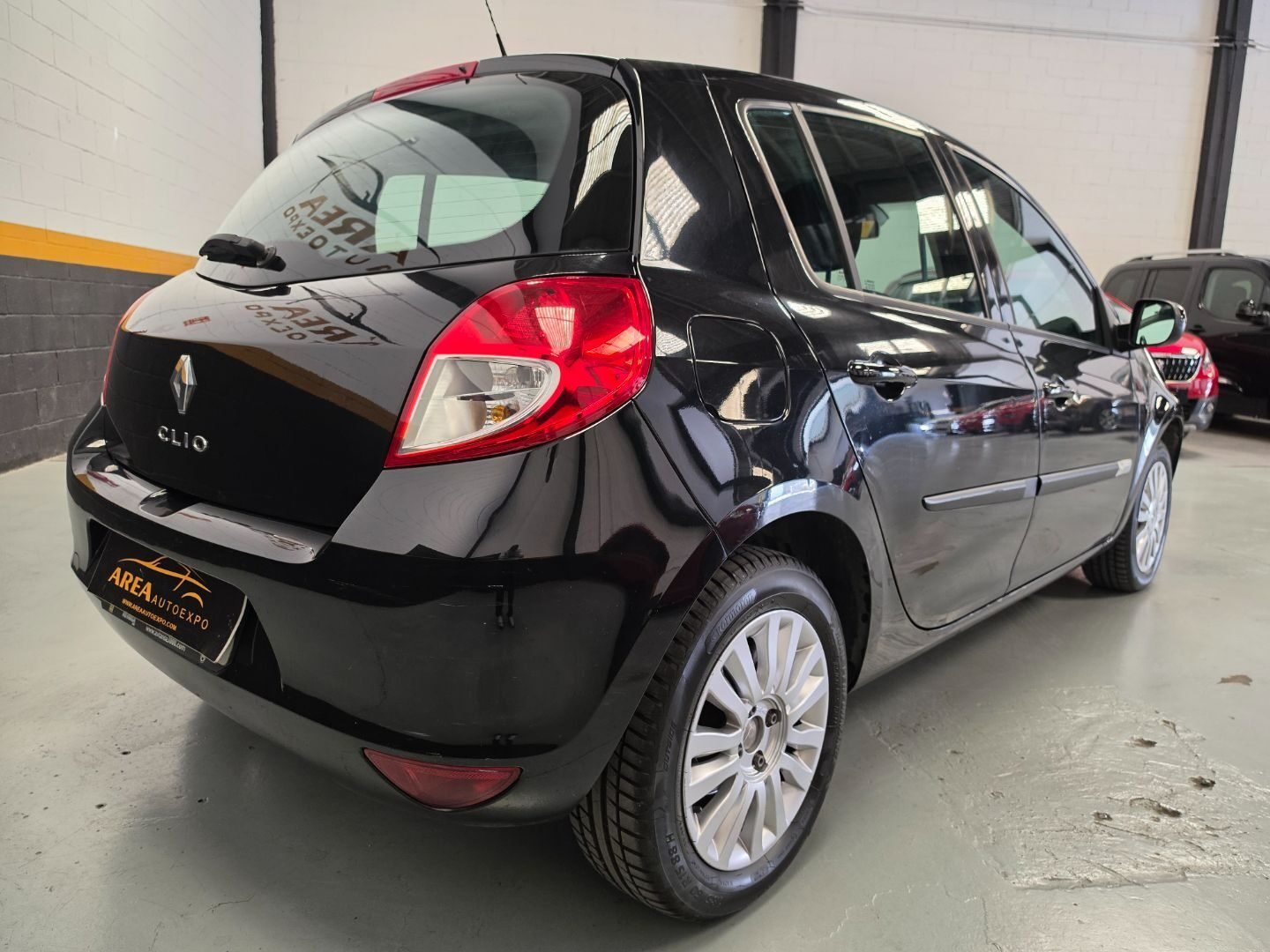 RENAULT CLIO 1.2 BUSINESS