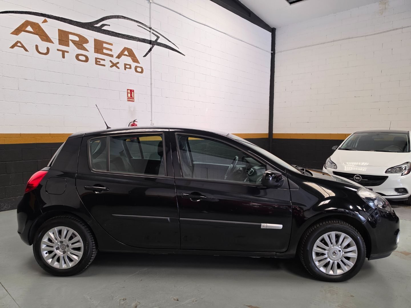 RENAULT CLIO 1.2 BUSINESS