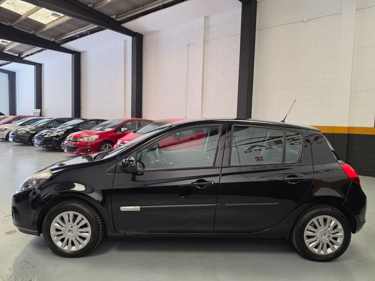 RENAULT CLIO 1.2 BUSINESS