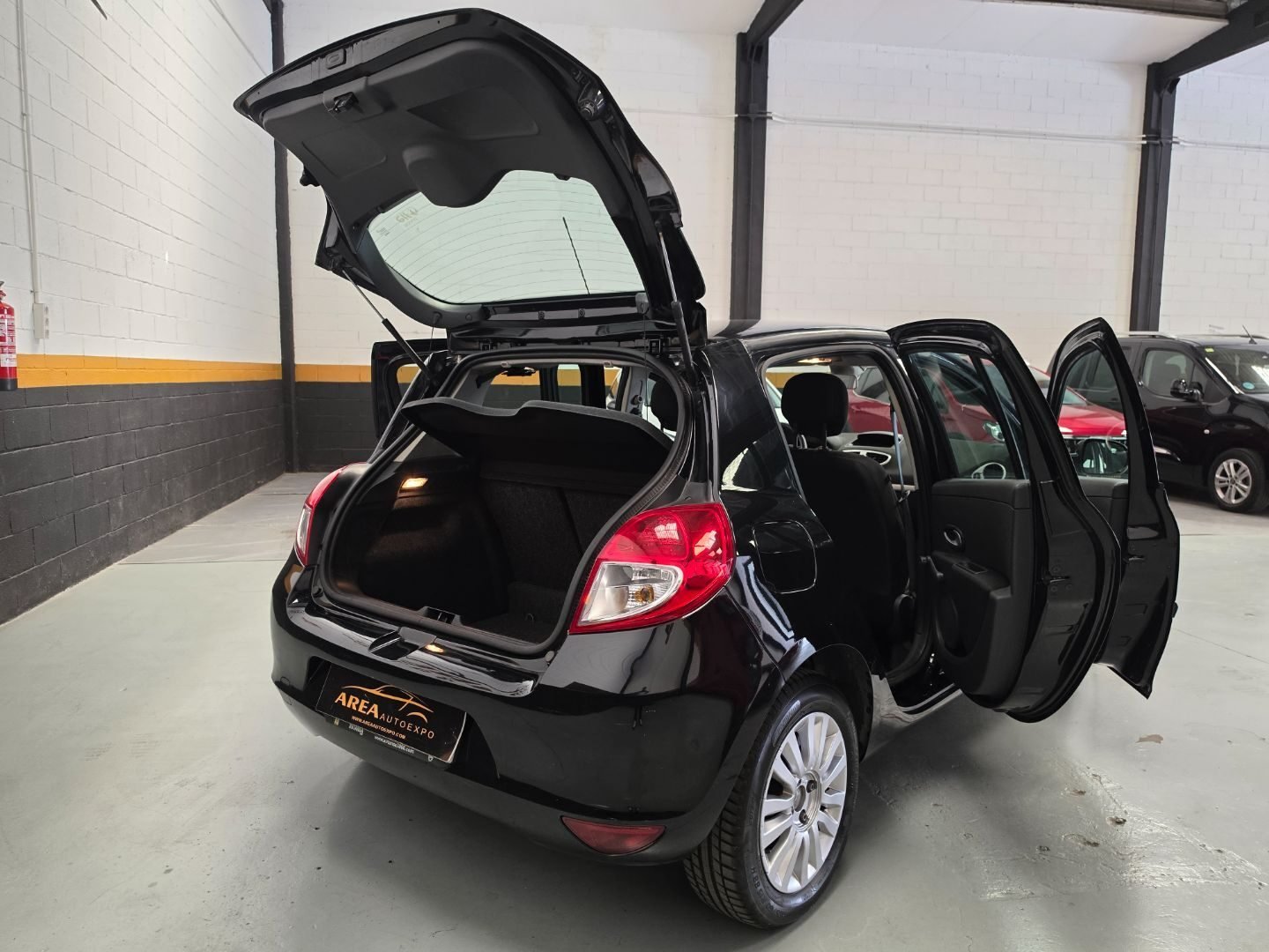 RENAULT CLIO 1.2 BUSINESS
