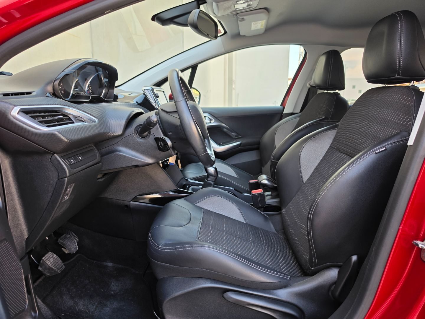 PEUGEOT 2008 1.5 HDI ALLURE