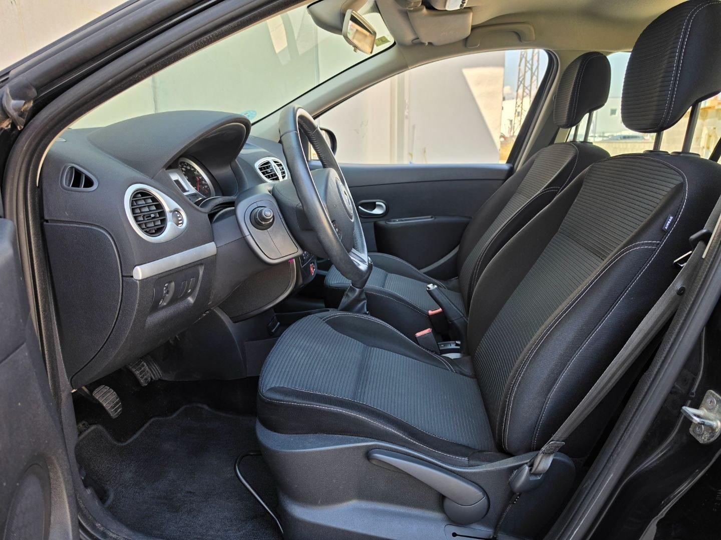 RENAULT CLIO 1.2 BUSINESS