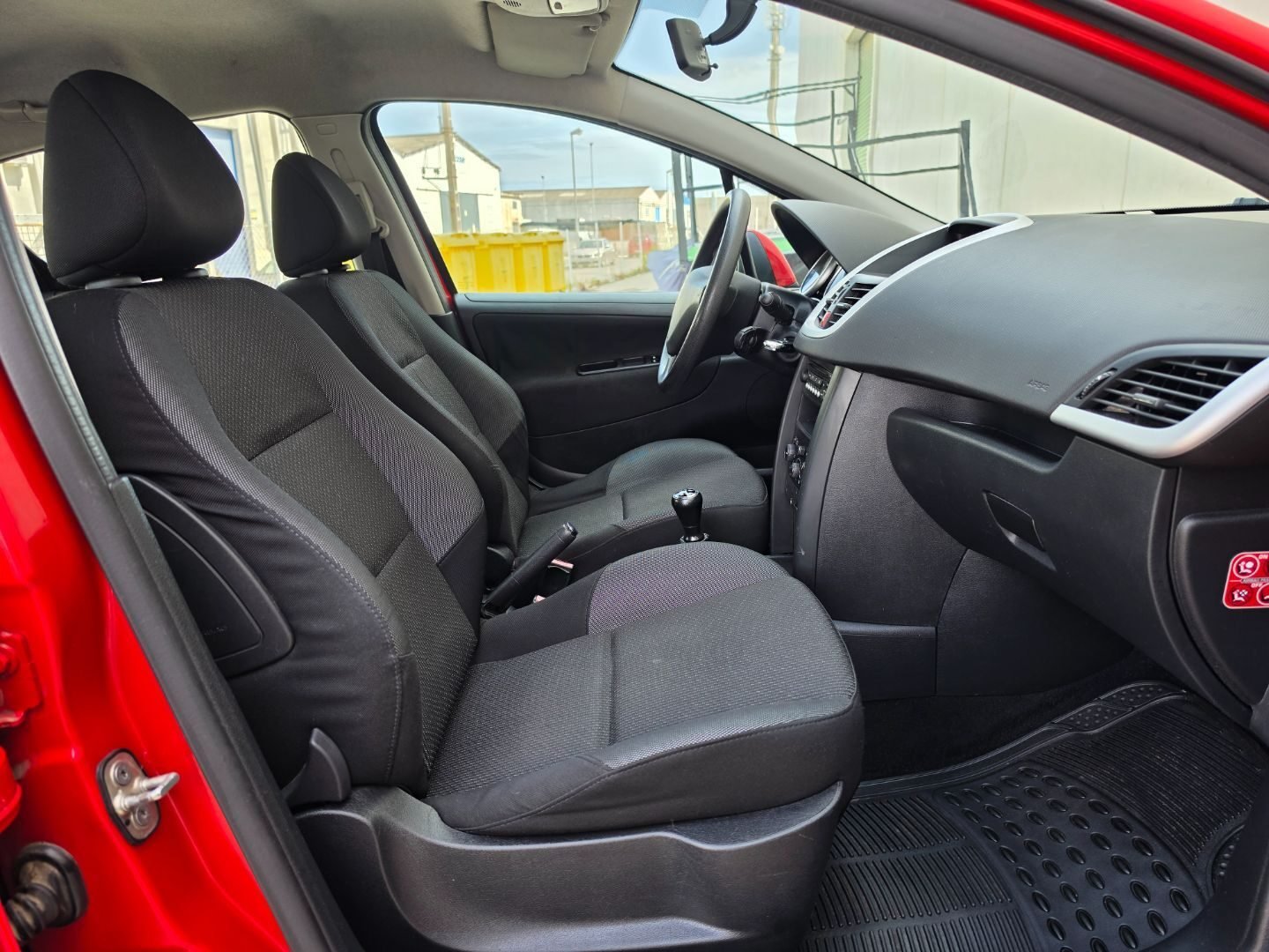 PEUGEOT 207 1.4 COMFORT