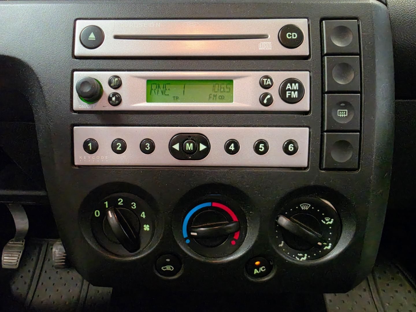 FORD FIESTA 1.4 TREND