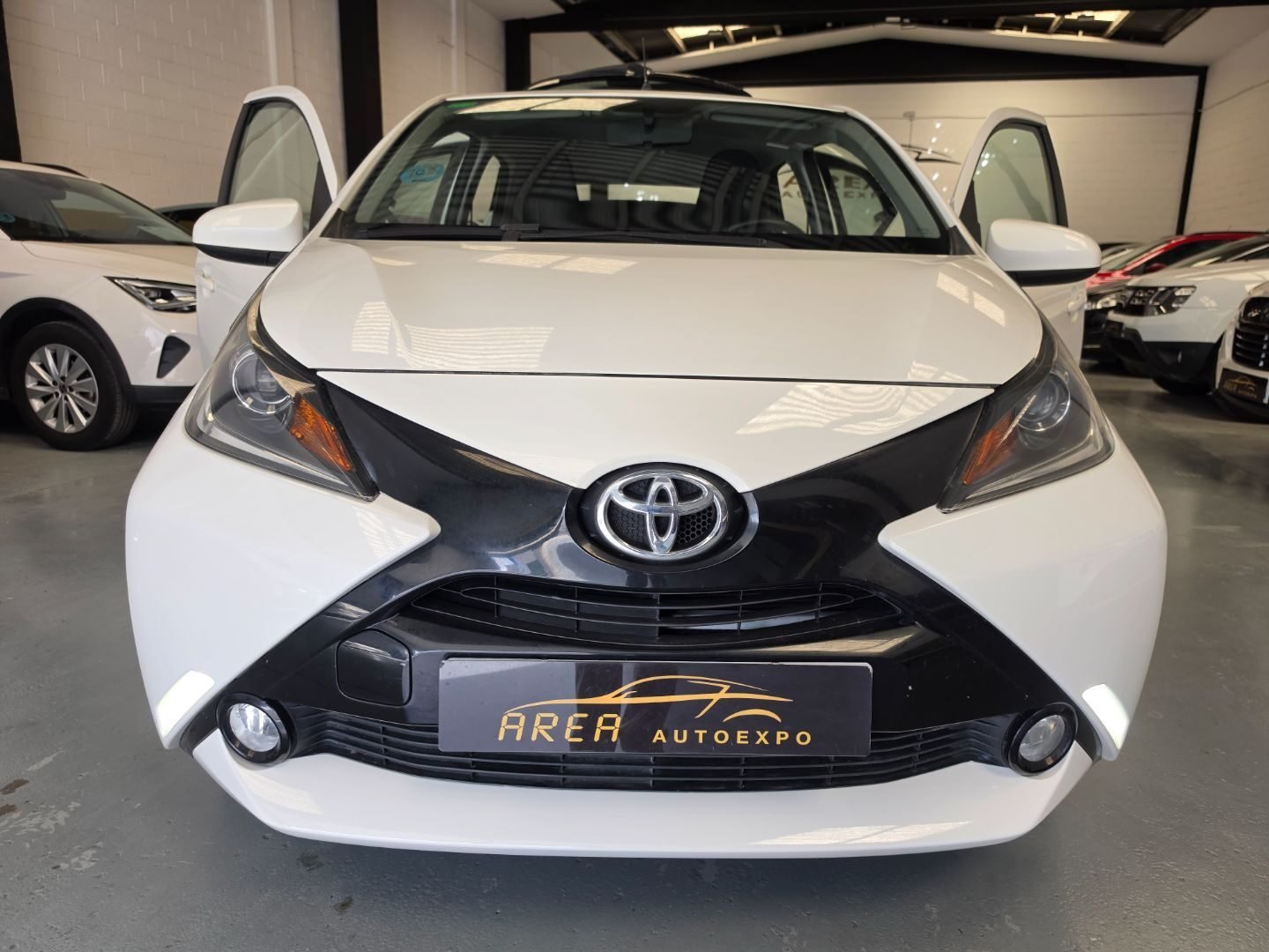 TOYOTA AYGO 1.0 X-PLAY