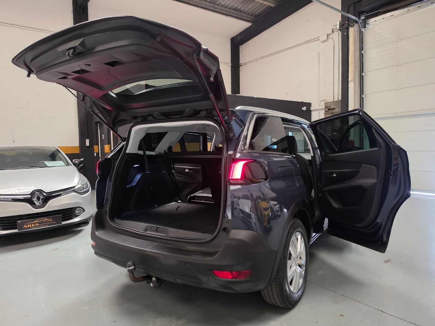 PEUGEOT 5008 1.6L HDI ACTIVE