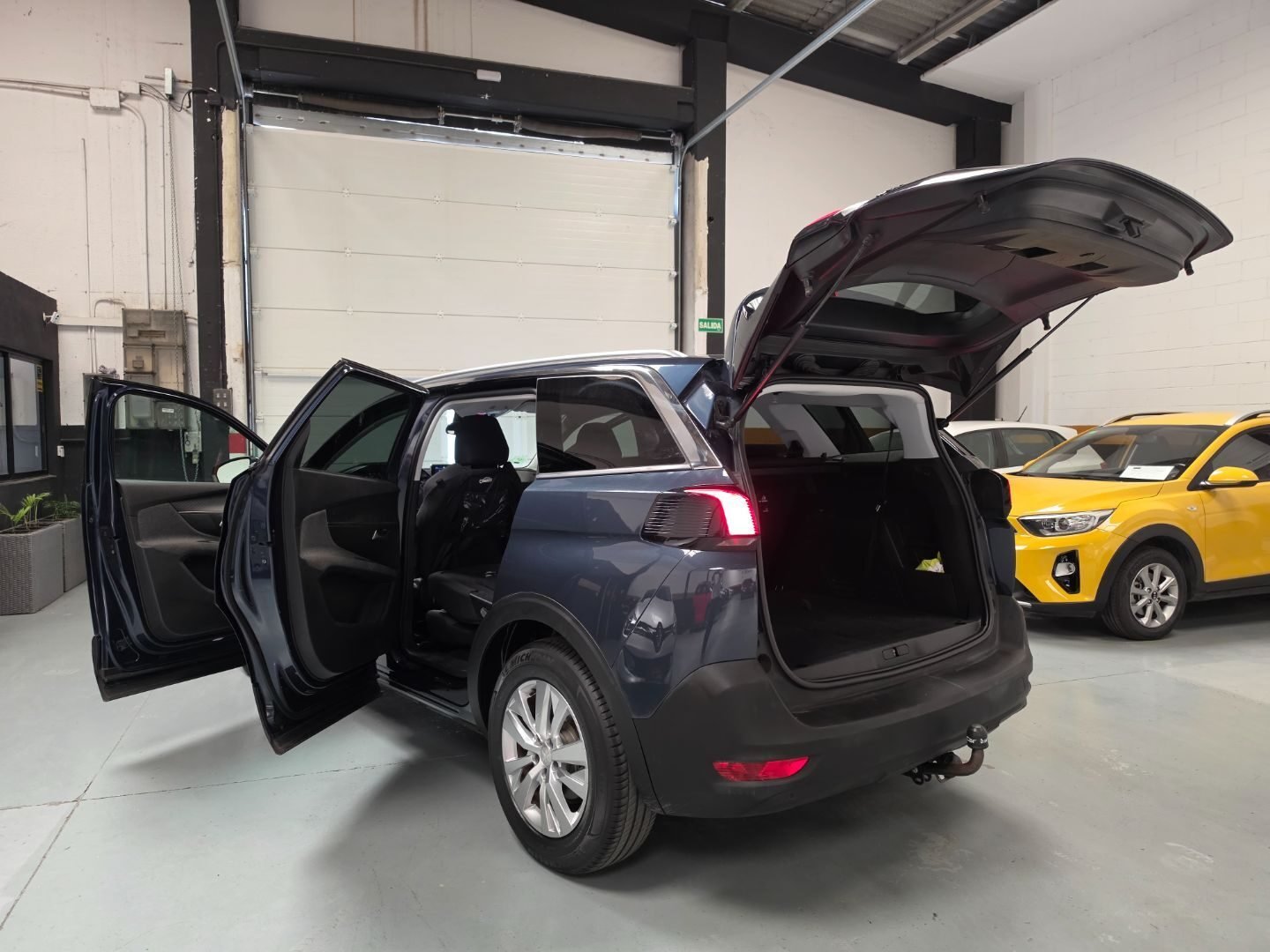 PEUGEOT 5008 1.6L HDI ACTIVE