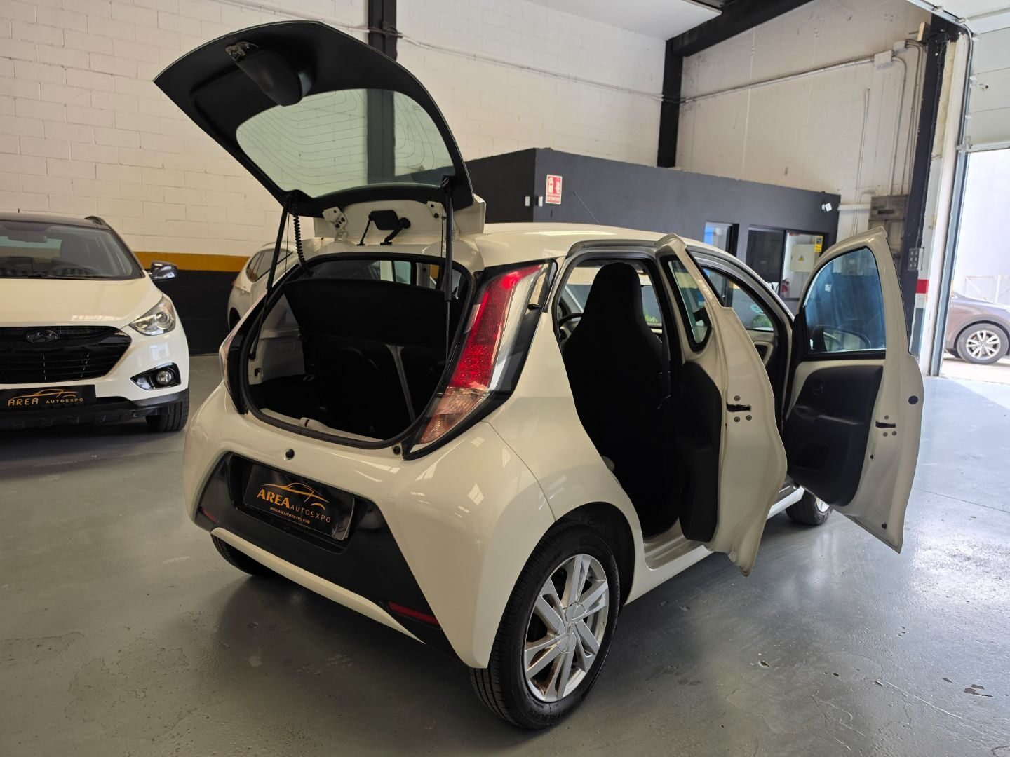 TOYOTA AYGO 1.0 X-PLAY