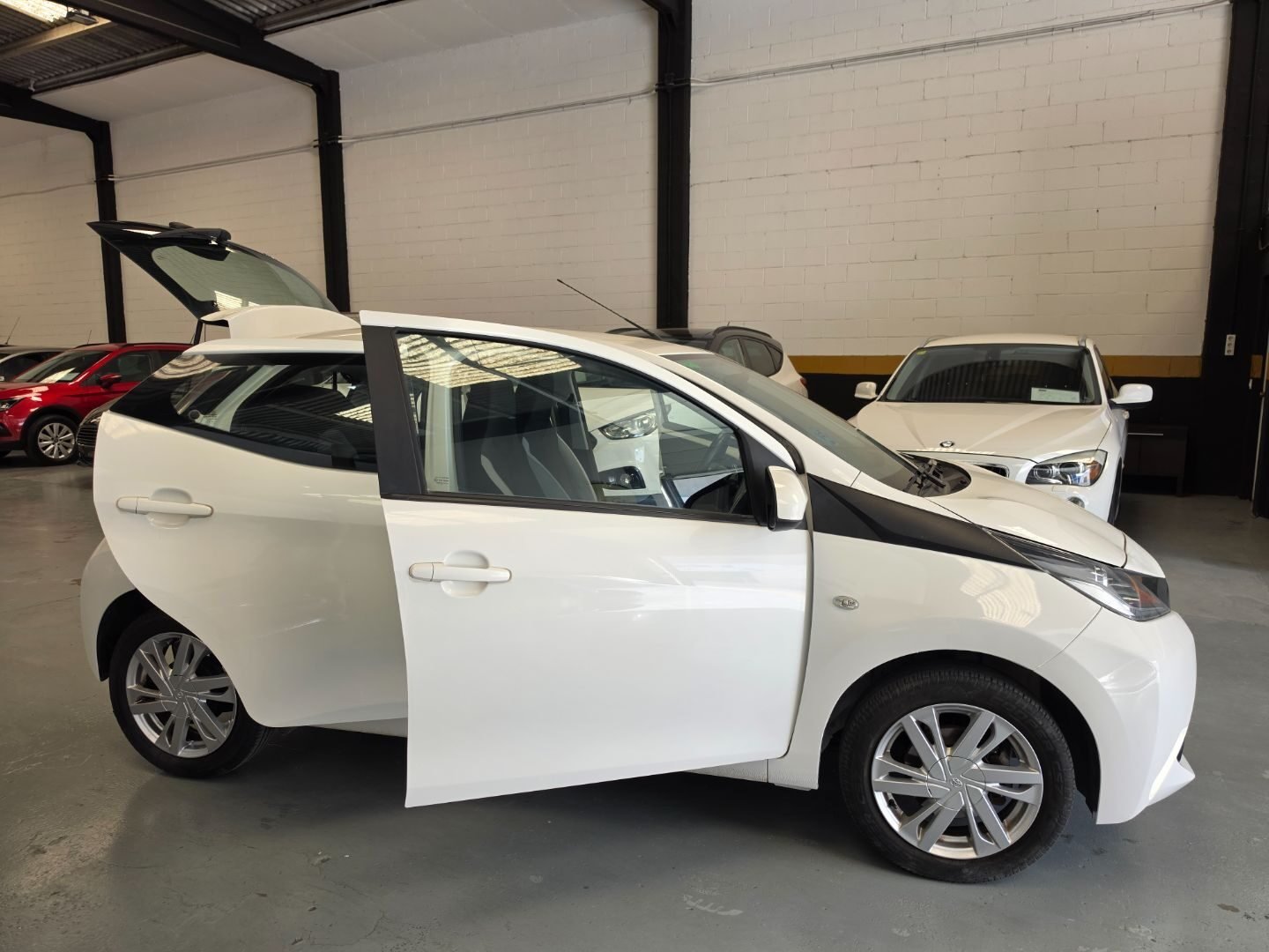 TOYOTA AYGO 1.0 X-PLAY
