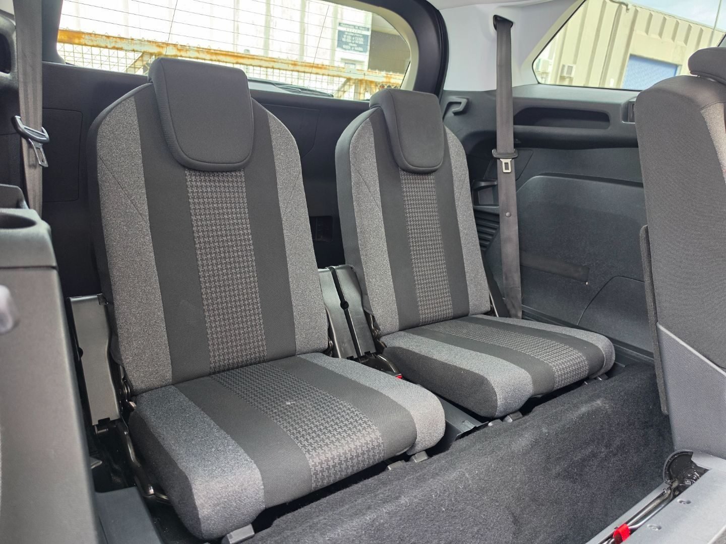 PEUGEOT 5008 1.6L HDI ACTIVE