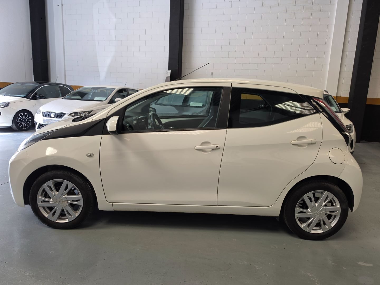 TOYOTA AYGO 1.0 X-PLAY