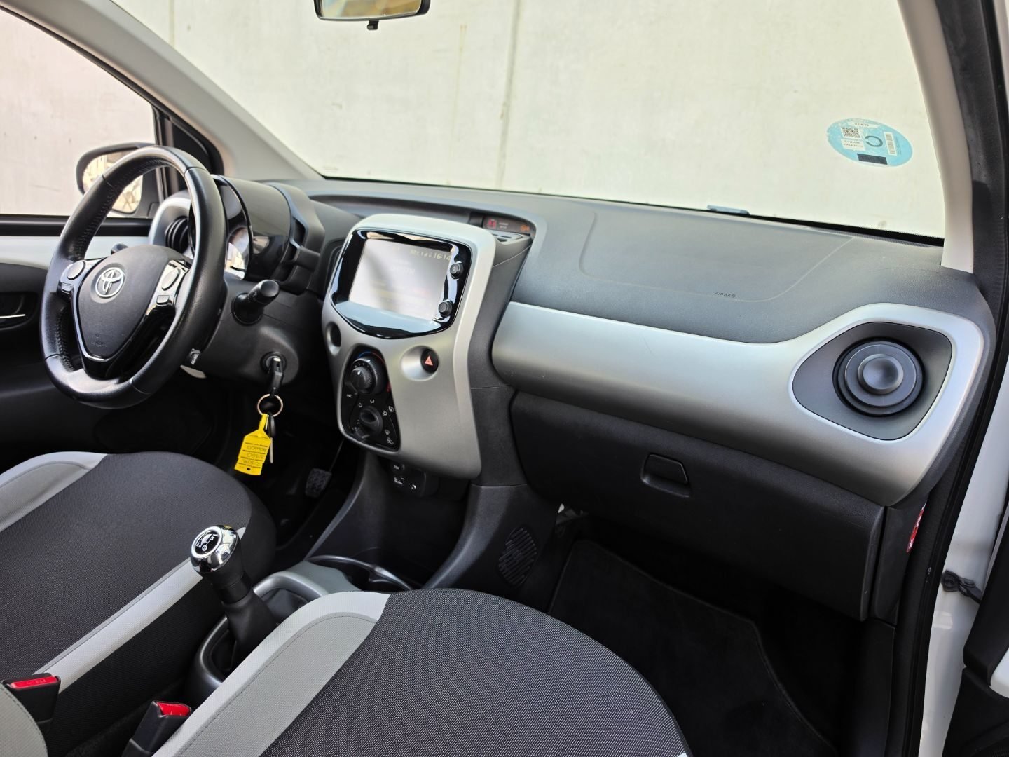 TOYOTA AYGO 1.0 X-PLAY