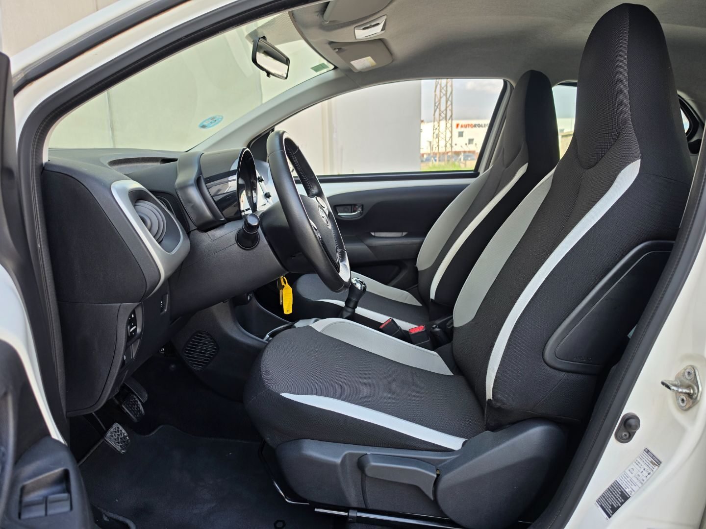 TOYOTA AYGO 1.0 X-PLAY